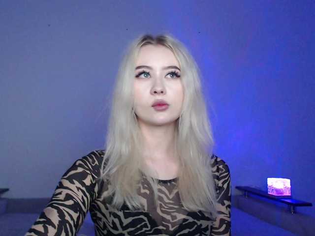 Rose044baby live cam on BongaCams