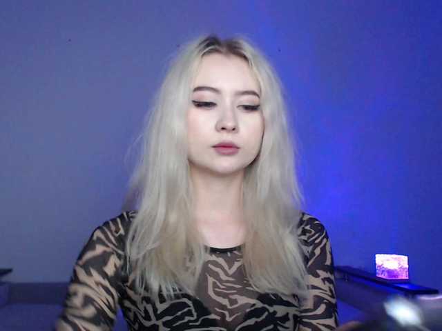 Rose044baby live cam on BongaCams