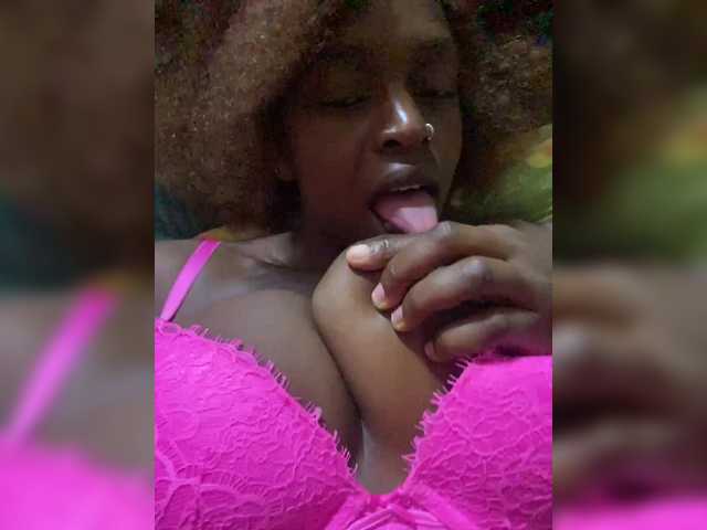 RavenBigBoobsMonroe live cam