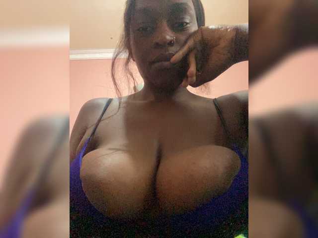 RavenBigBoobsMonroe