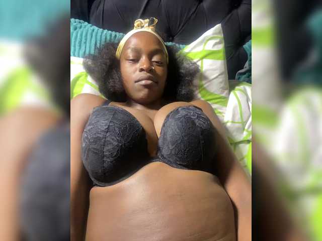 RavenBigBoobsMonroe live cam on BongaCams