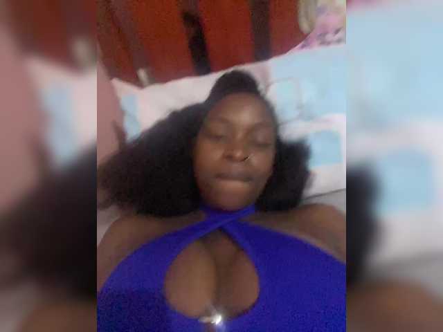 Raven Big Boobs Monroe (RavenBigBoobsMonroe)