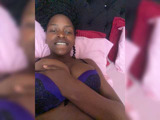 RavenBigBoobsMonroe
