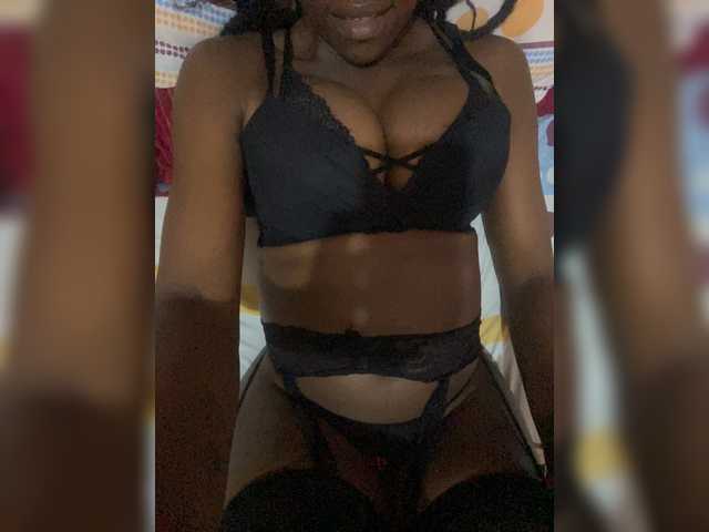 RavenBigBoobsMonroe