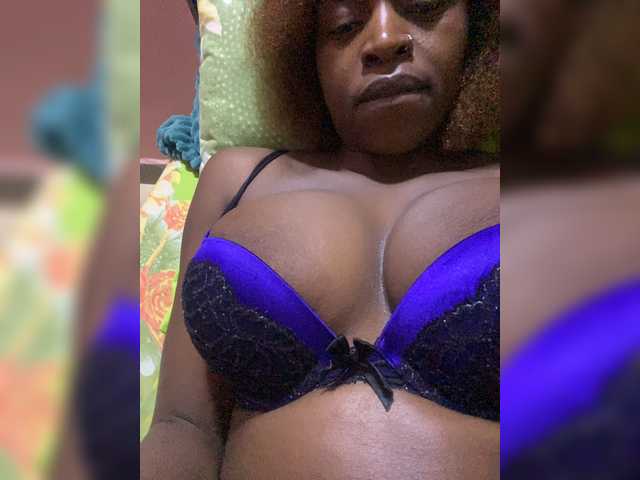 RavenBigBoobsMonroe live cam on BongaCams