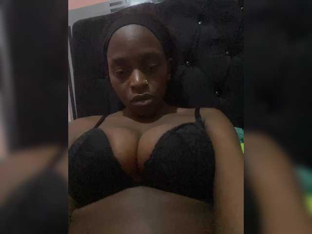 RavenBigBoobsMonroe