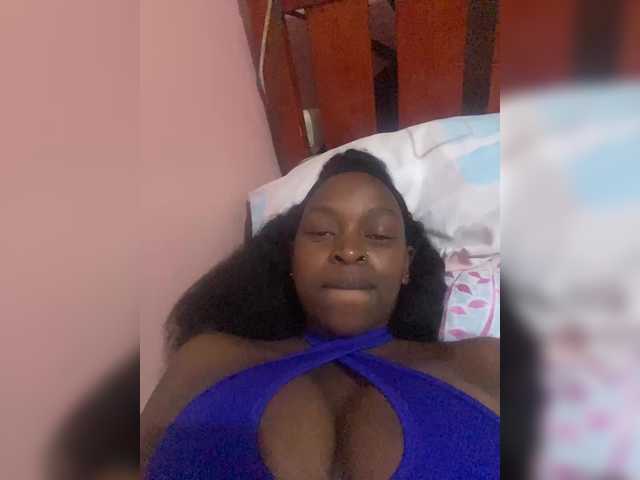 RavenBigBoobsMonroe live cam on BongaCams