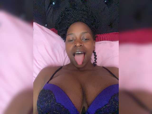 RavenBigBoobsMonroe
