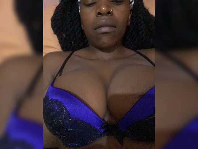 RavenBigBoobsMonroe