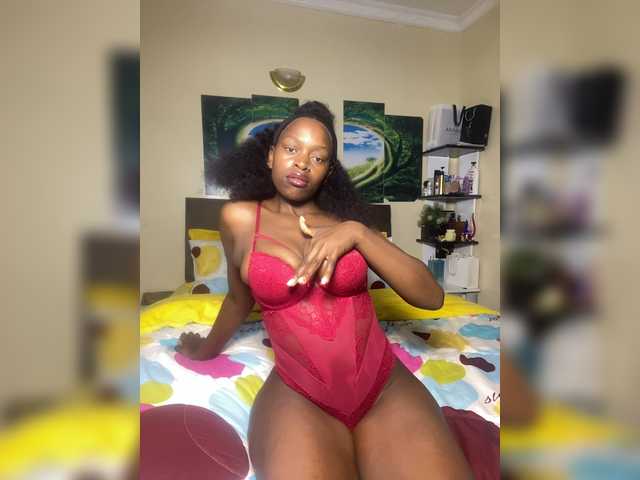 RavenBigBoobsMonroe live cam on BongaCams