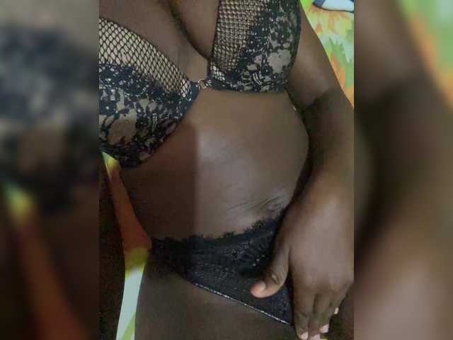 RavenBigBoobsMonroe live cam on BongaCams