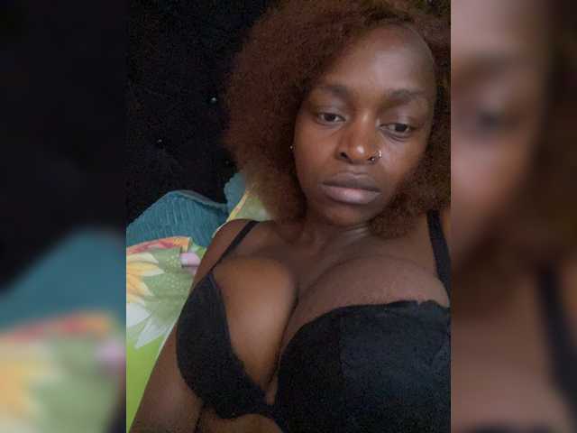 RavenBigBoobsMonroe live cam on BongaCams