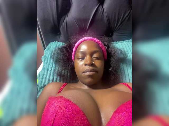 RavenBigBoobsMonroe