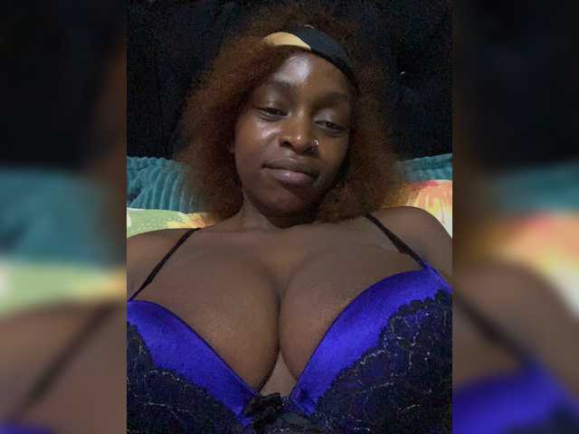 RavenBigBoobsMonroe live cam on BongaCams