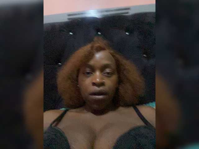 RavenBigBoobsMonroe live cam on BongaCams