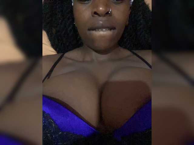 RavenBigBoobsMonroe