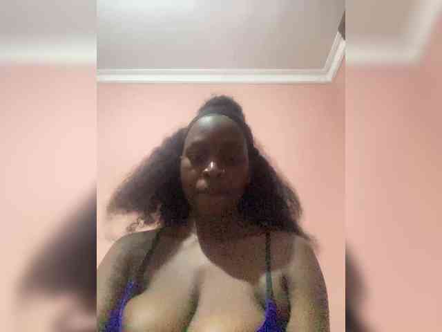 Model: RavenBigBoobsMonroe