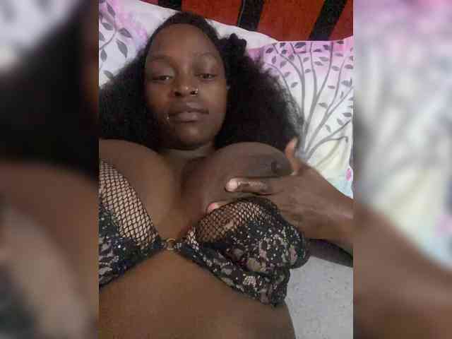 RavenBigBoobsMonroe webcam