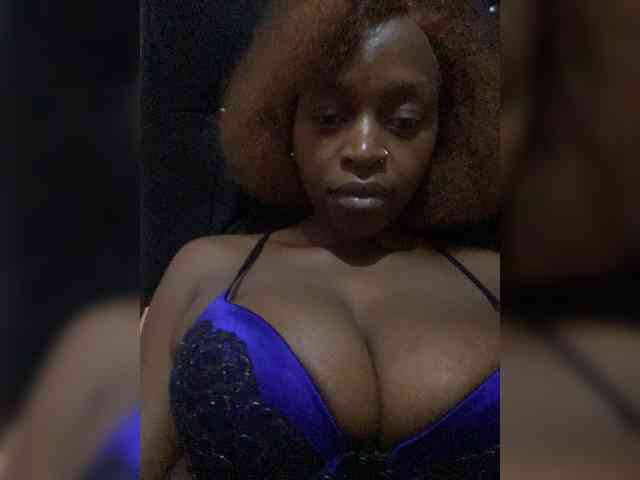 RavenBigBoobsMonroe webcam