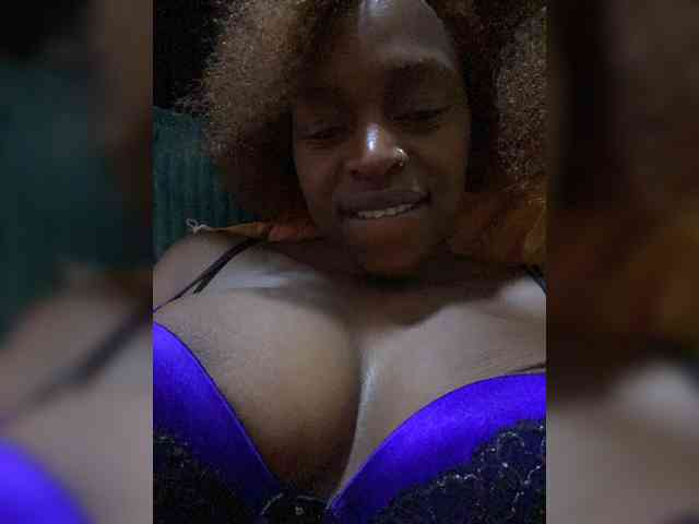 RavenBigBoobsMonroe webcam