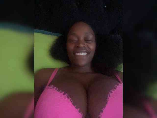 RavenBigBoobsMonroe