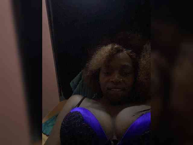RavenBigBoobsMon... Live Webcam on BongaCams