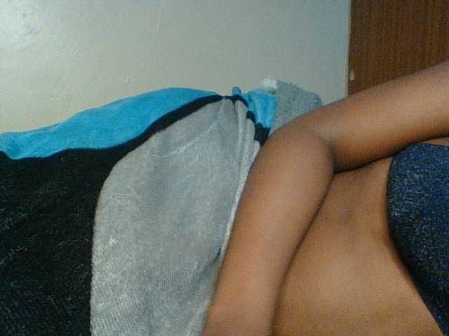 Hunnybloom live cam on BongaCams