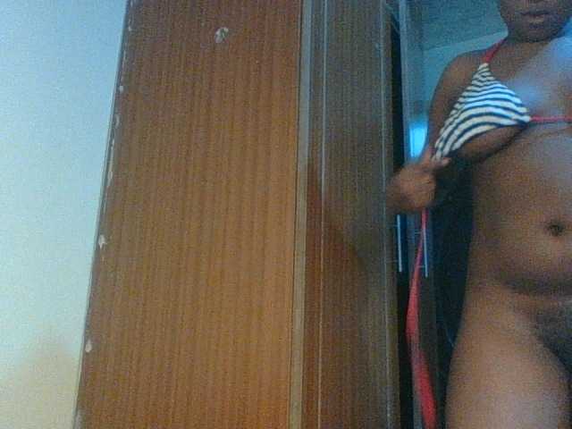 Hunnybloom live cam on BongaCams