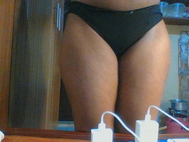 Hunnybloom live cam on BongaCams