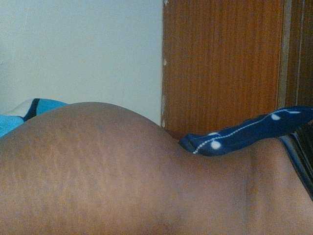 Hunnybloom live cam on BongaCams