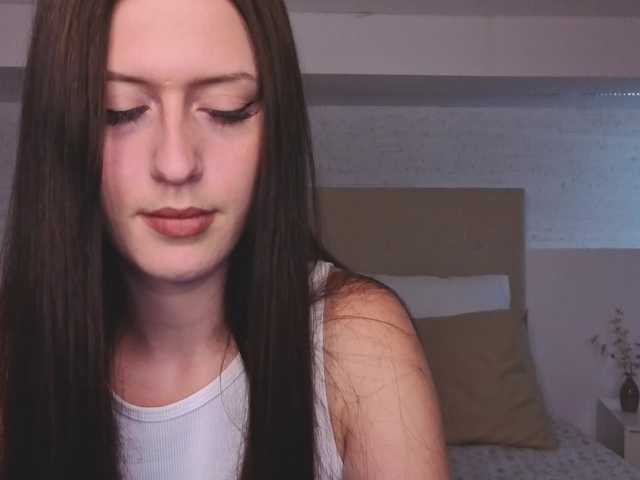 Natural-beauty live cam on BongaCams