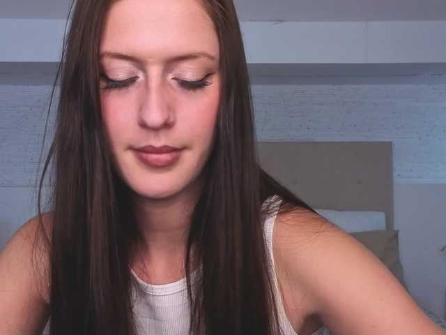 Natural-beauty live cam on BongaCams