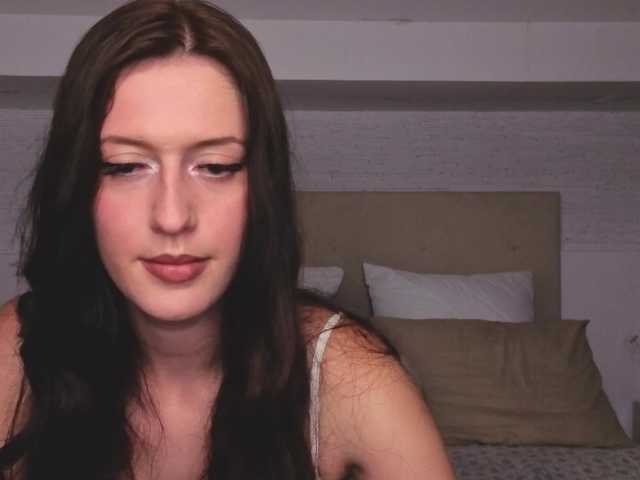 Natural-beauty live cam on BongaCams