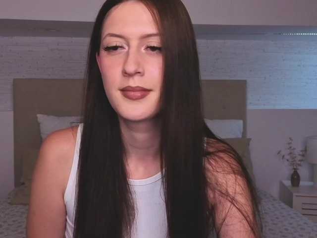 Natural-beauty live cam on BongaCams
