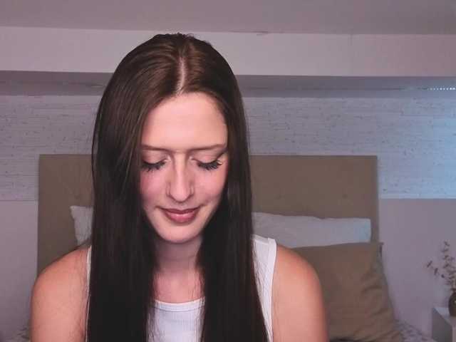 Natural-beauty live cam on BongaCams