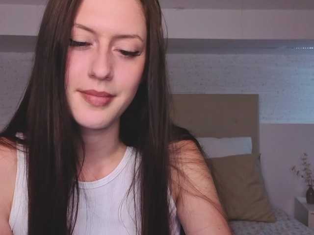 Natural-beauty live cam on BongaCams