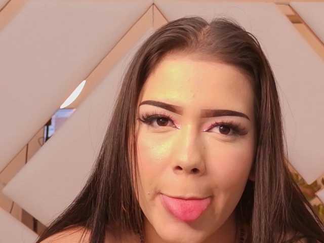 AngelLux live cam on BongaCams