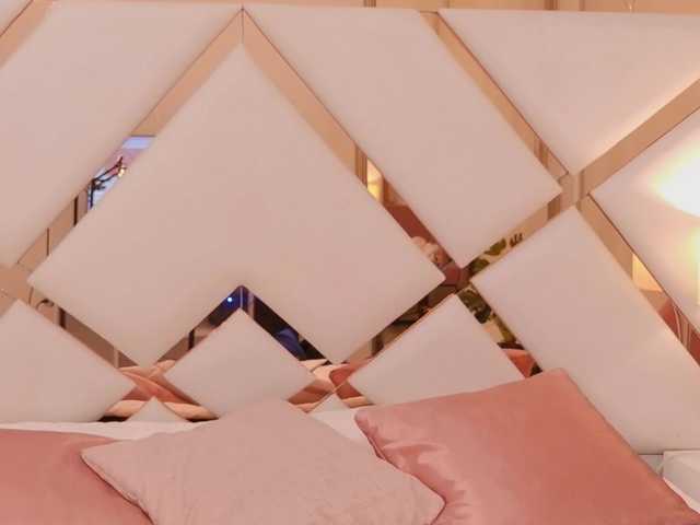 AngelLux, 20 y/o - Live Cam on BongaCams