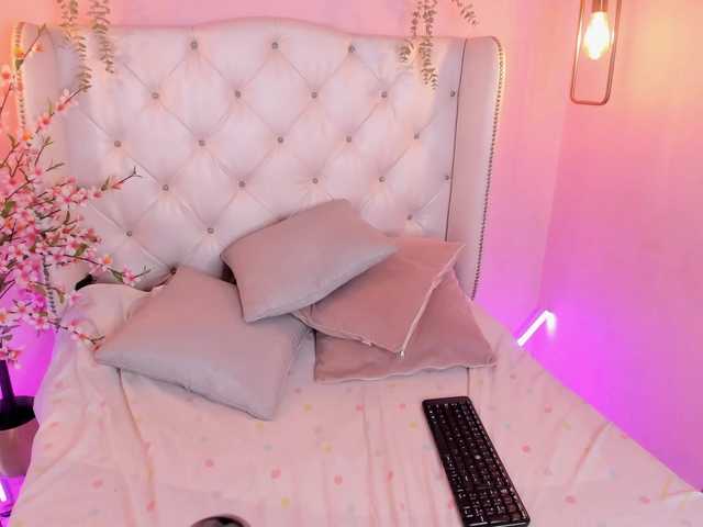 AngelLux live cam on BongaCams