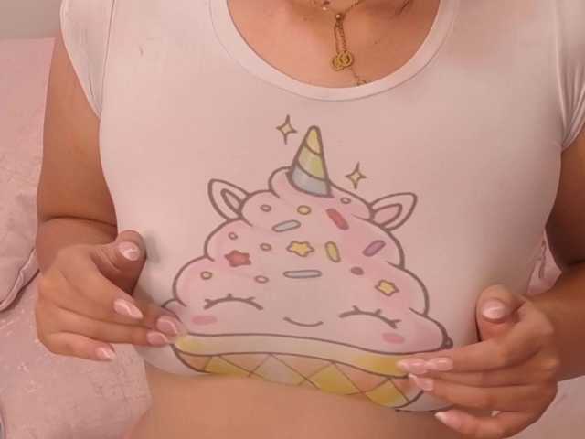 AngelLux live cam on BongaCams