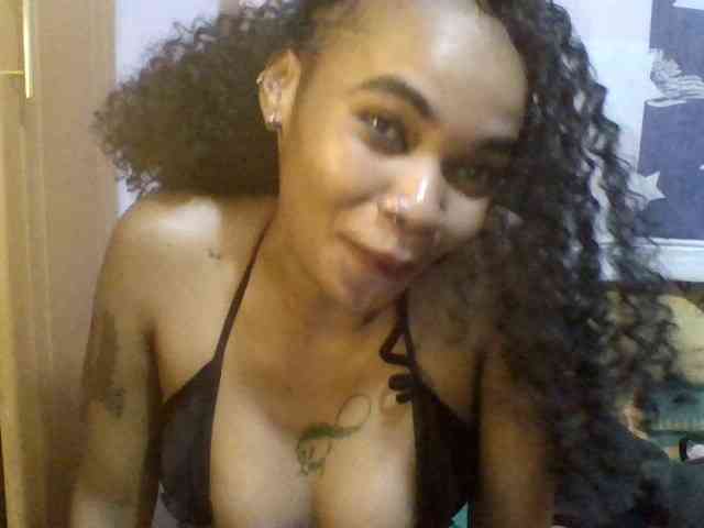 Girls-next-door webcam