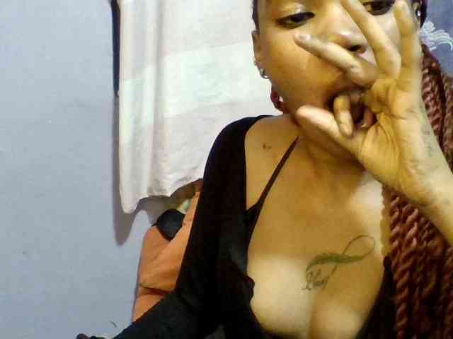 Girls-next-door webcam