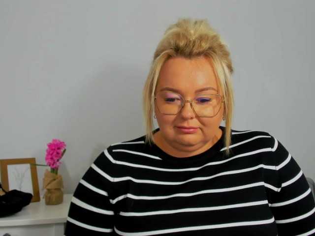 HazelKitty live cam on BongaCams