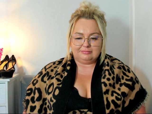HazelKitty live cam on BongaCams