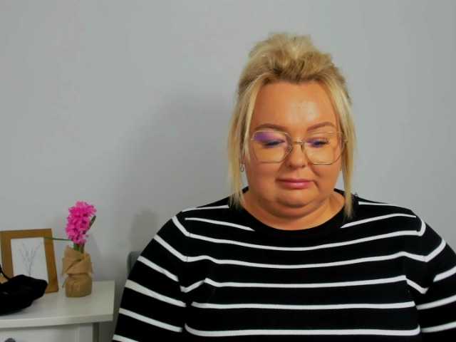 HazelKitty live cam on BongaCams