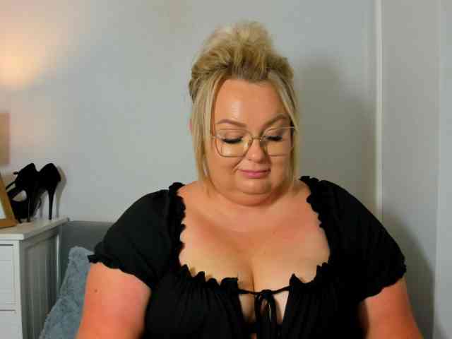 HazelKitty webcam