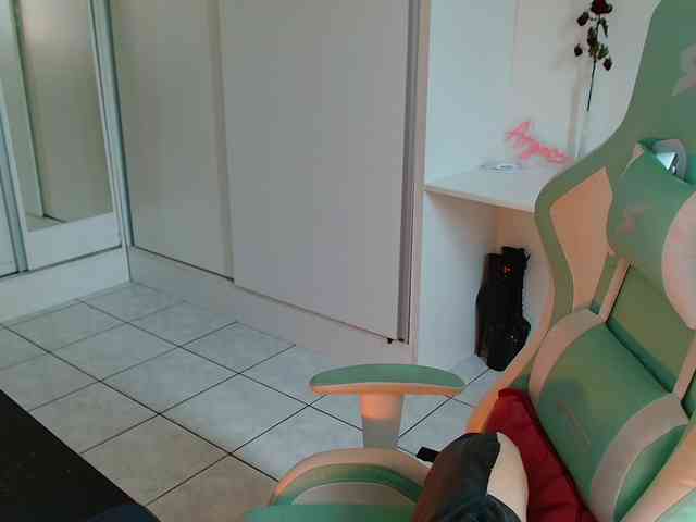 Ahrya222 webcam