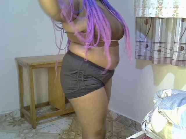 Sexydolly10 webcam