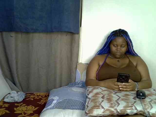 Sexydolly10 webcam