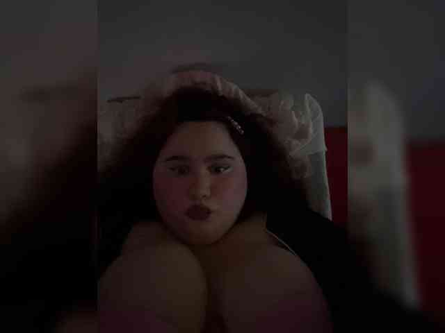 FlusteredDoll webcam